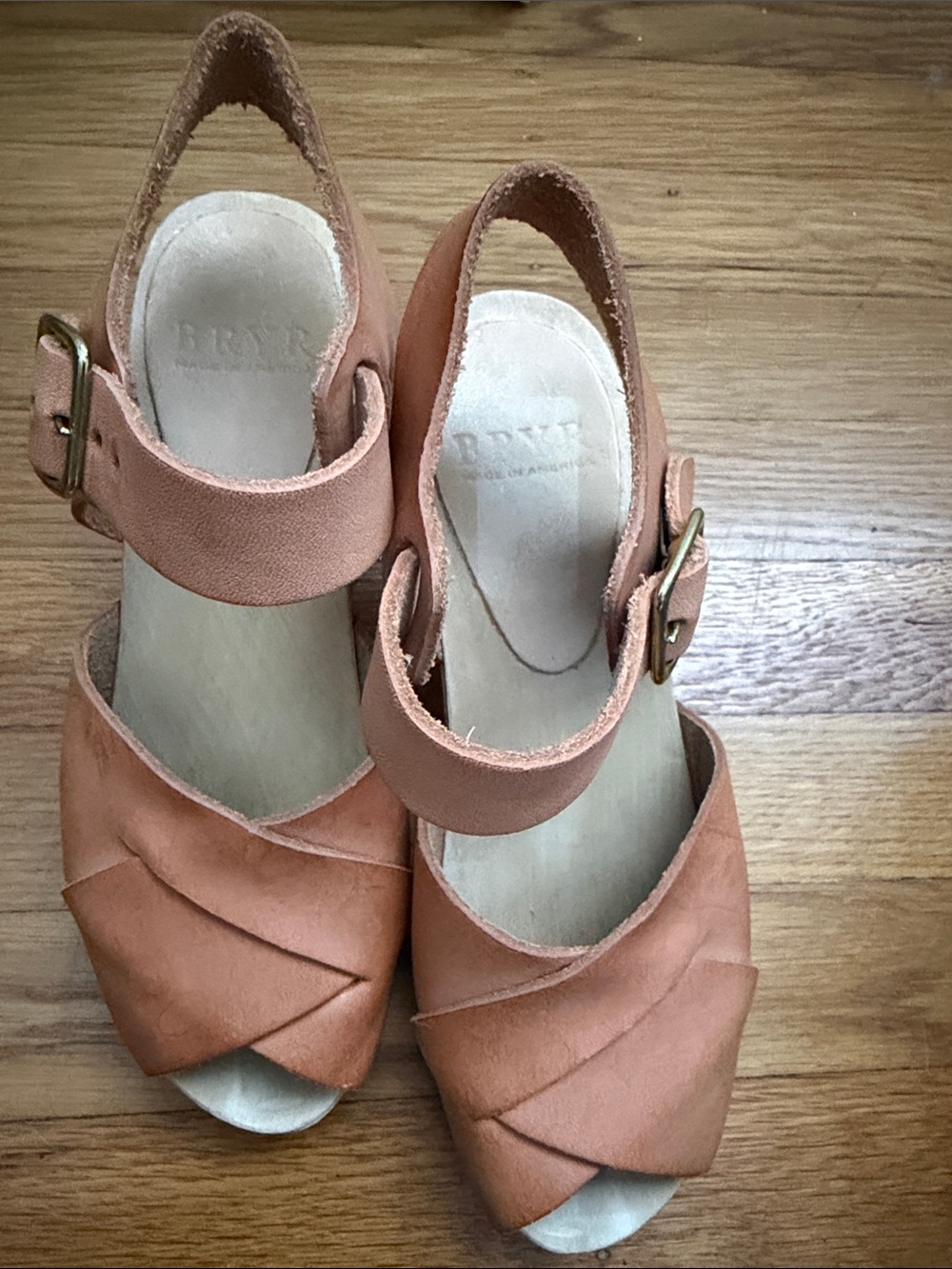 Bryr Peach-Tan Leather Wedge Sandals with Buckle
